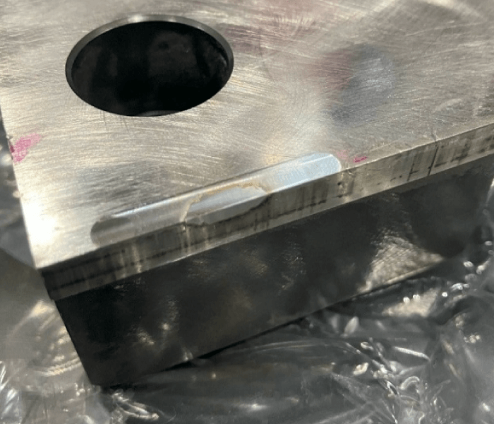 画像：DED装置による高精度の自動積層に置き換え